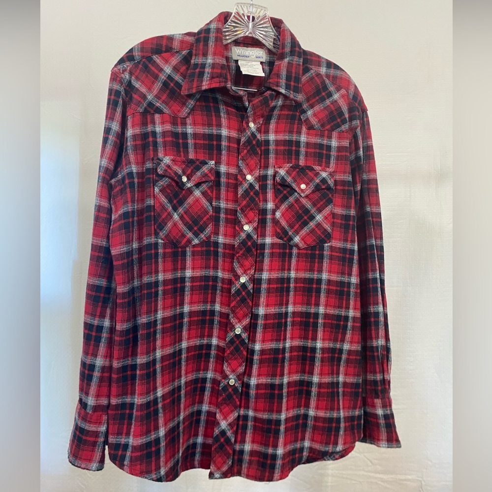 Wrangler Men's Red and Black Plaid Button Down Shirt